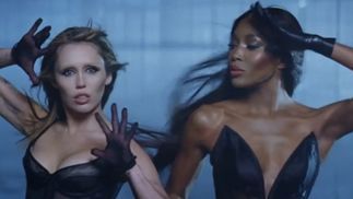 Clip sexy pour Miley Cyrus et Naomi Campbell