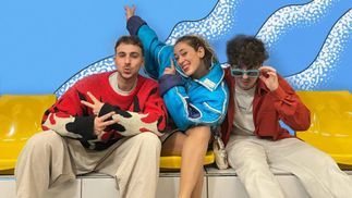 Qui sont les artistes derrière le tube "Bleu Soleil" ?