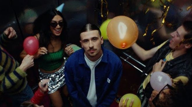 Pierre Garnier partage son nouveau clip "L'horizon"